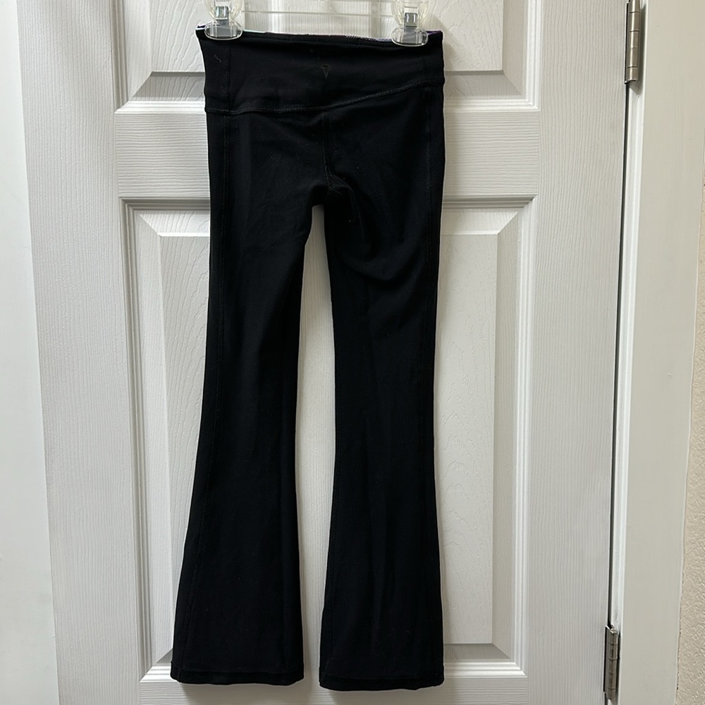 Ivivva Flare Black Leggings *Reversible - Picture 6 of 13